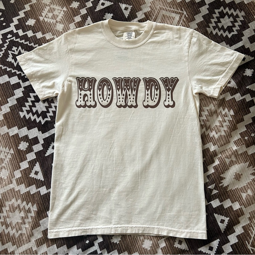 Cream 'Howdy' Graphic T-Shirt